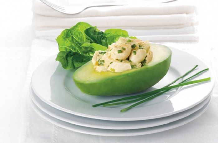 Palta rellena con pollo