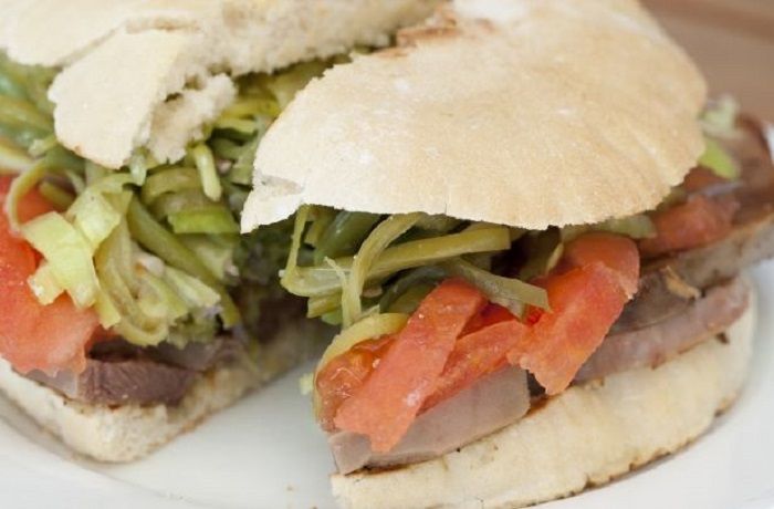 Sándwich de Lengua de Vaca: Receta Chilena Clásica Para Disfrutar en Casa