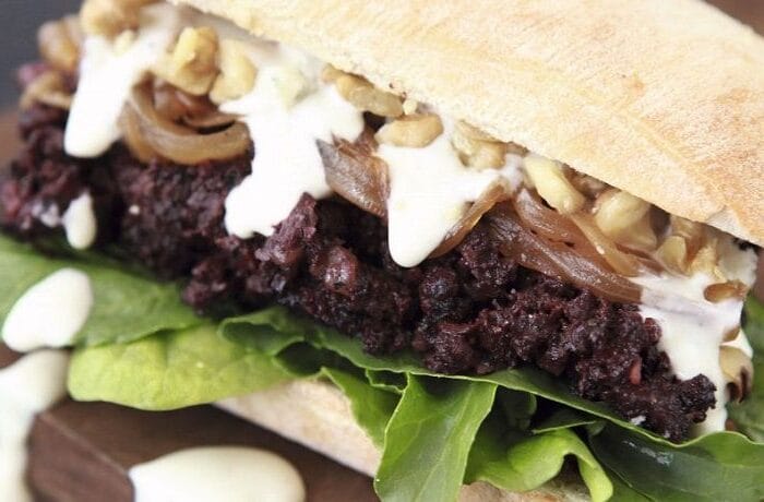 ¿Cómo hacer un sándwich de prieta y azul? Una experiencia gastronómica inolvidable