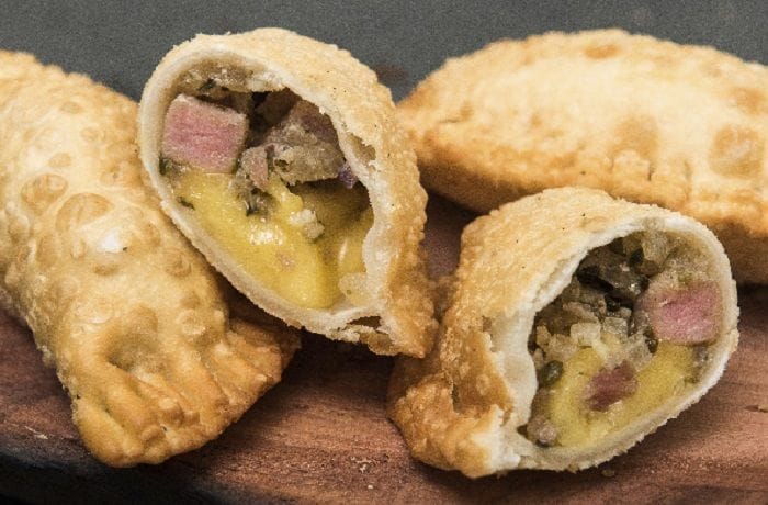 Empanadas fritas de atún y queso: Receta tradicional de Rapa Nui