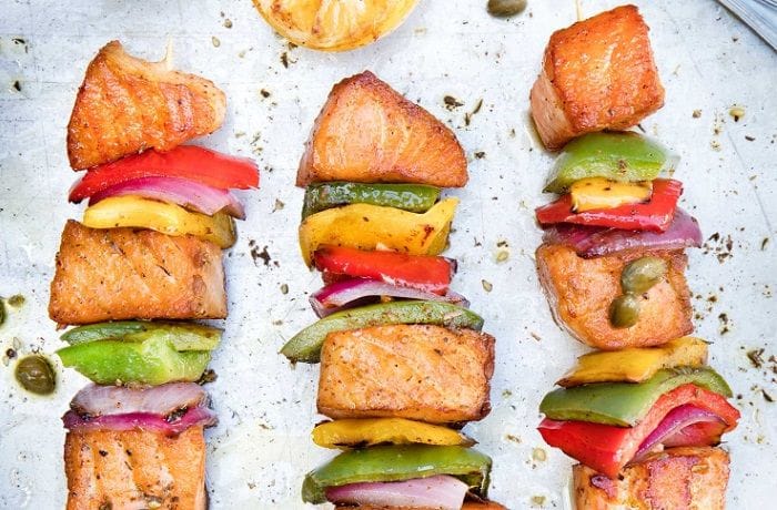 Receta de brochetas de salmón chileno