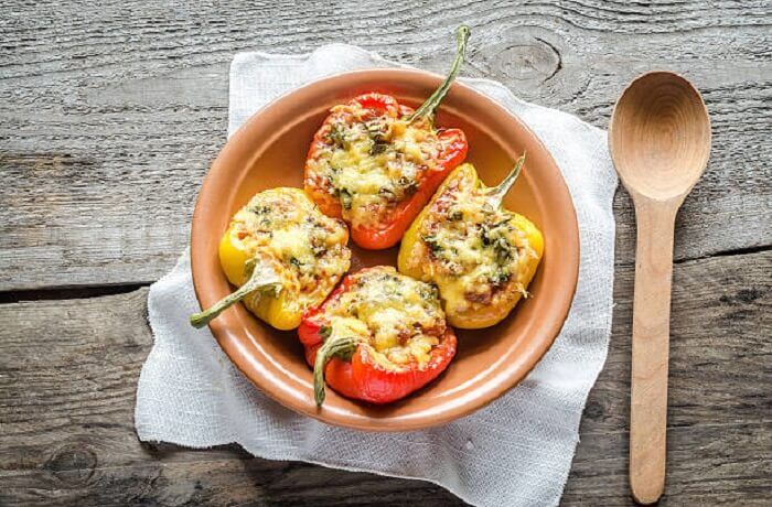 Receta de pimientos rellenos gratinados al horno: Rápidos y deliciosos Receta de pimientos rellenos - Comidas Chilenas