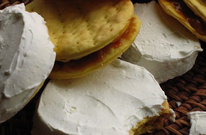 Receta tradicional de chilenitos caseros: Dulces con merengue y manjar Receta de dulces chilenos