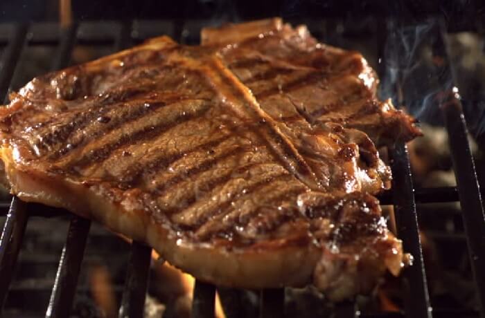 Las mejores técnicas para lucirse como un parrillero experto en Fiestas Patrias Receta de entrecot a la parrilla