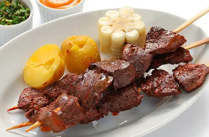 Receta de anticuchos de corazón de res - Comidas Peruanas