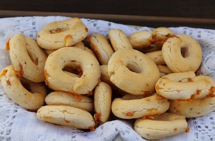 Receta Tradicional de Chipa Paraguaya: Pan de Mandioca y Queso