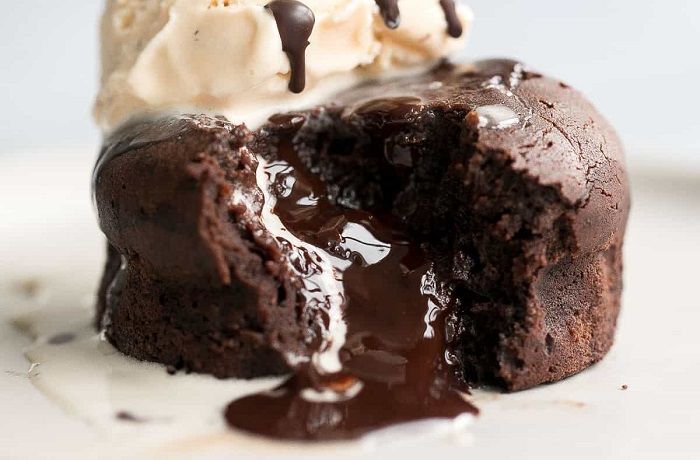 Receta del Volcán de Chocolate: Descubre Cómo Preparar este Delicioso Postre en Casa