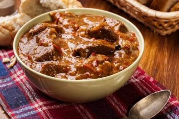 Receta de goulash de carne húngaro