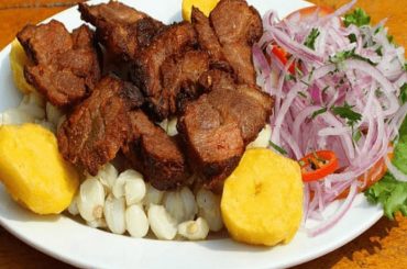 Chicharrón de Chancho Peruano con Mote: Receta Auténtica y Deliciosa